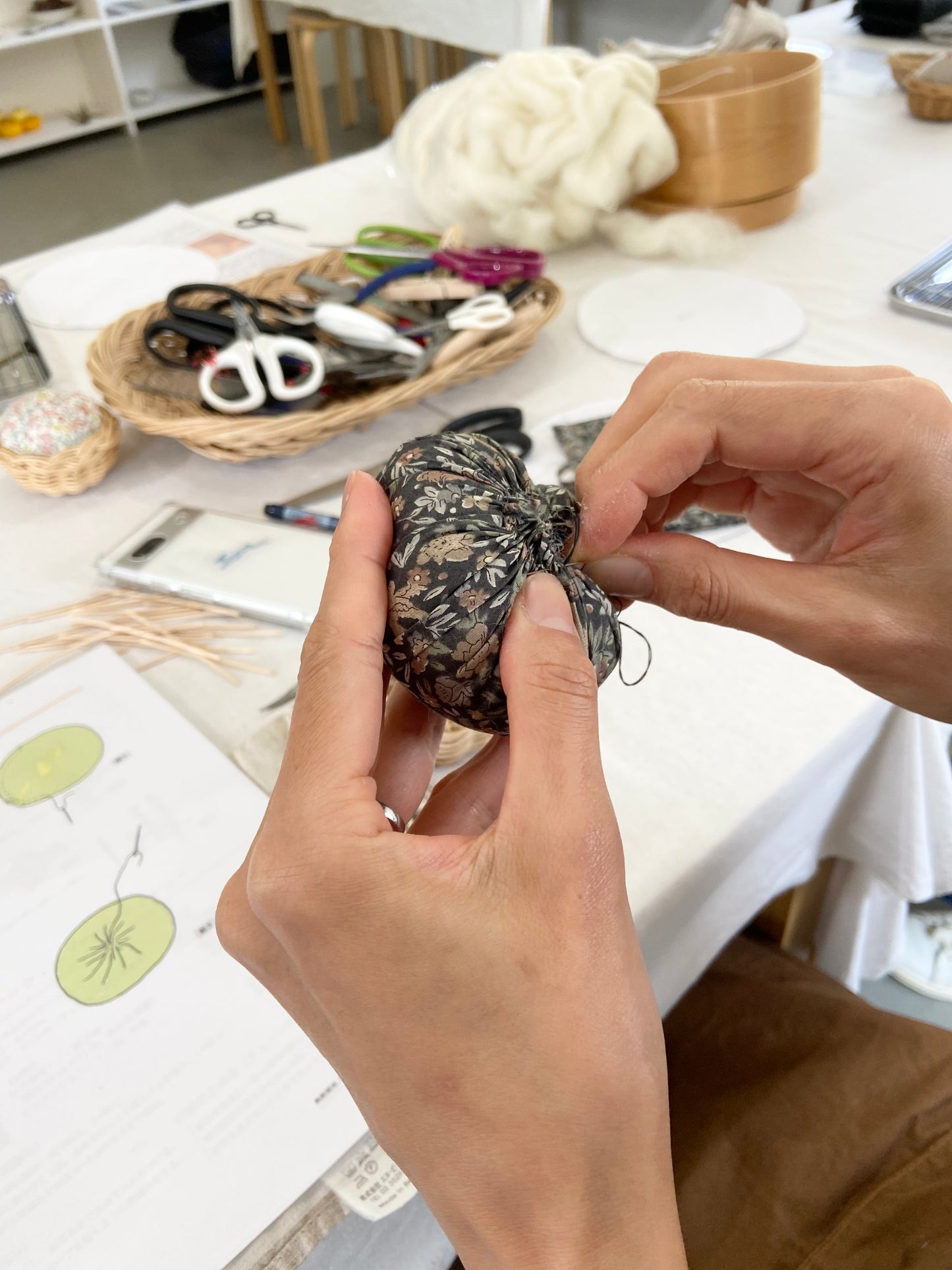 ラタンでつくるピンクッション